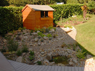 Alpine water feature, Robert Hughes Garden Design Robert Hughes Garden Design Rustic style garden