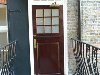 Communal Entrance Hall, Chelsea, London, Kate Harris Interior Design Kate Harris Interior Design クラシカルスタイルの 玄関&廊下&階段