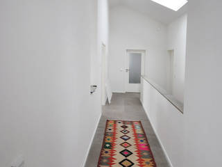 Form follows Bebauungsplan, Pakula & Fischer Architekten GmnH Pakula & Fischer Architekten GmnH Eclectic style corridor, hallway & stairs
