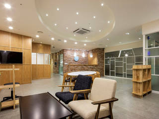 FAMILY DENTAL CLINIC, FRIENDS DESIGN FRIENDS DESIGN Espaços comerciais