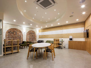 FAMILY DENTAL CLINIC, FRIENDS DESIGN FRIENDS DESIGN Коммерческие помещения