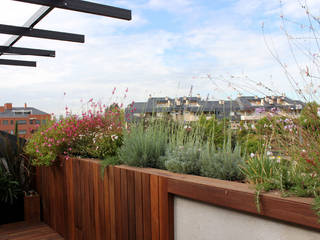 Terraza en El Encinar de la Moraleja, La Habitación Verde La Habitación Verde Modern balcony, veranda & terrace