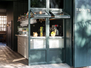 Trini's Café Bistró en Sant Just (Barcelona), Efecto Muaré Efecto Muaré Commercial spaces