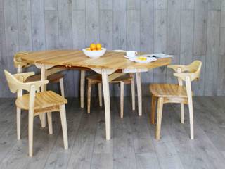 Valentine extending dining table and six chairs , Lee Sinclair Furniture Lee Sinclair Furniture Modern dining room