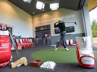 Nike Performance Fitting Centre, East Lothian, Aitken Turnbull Architects Aitken Turnbull Architects Bedrijfsruimten