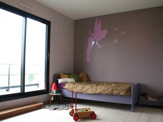 Une chambre de petite fille, daisydacosta daisydacosta Scandinavian style nursery/kids room