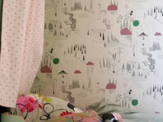 Une chambre de petite fille, daisydacosta daisydacosta Scandinavian style nursery/kids room