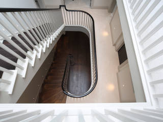 A Contemporary White House: White Croft, Zodiac Design Zodiac Design Modern Corridor, Hallway and Staircase