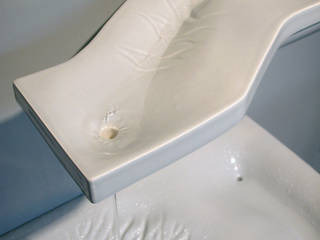 DELTA - the way of water, Studio Janina Loeve Studio Janina Loeve Modern bathroom