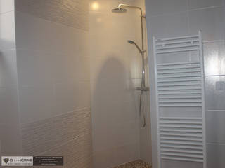 Appartement locatif T5 à STRASBOURG, Agence ADI-HOME Agence ADI-HOME Casas de banho modernas