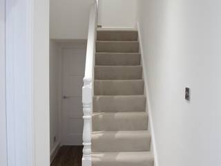 House in Tooting, Bolans Architects Bolans Architects Modern corridor, hallway & stairs
