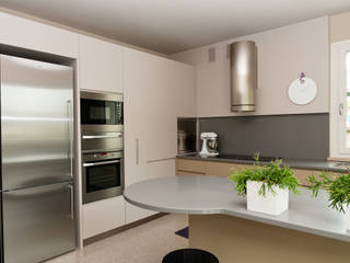 Casa_Clima_Valdagno, Studiogkappa Studiogkappa Nhà bếp phong cách hiện đại Storage