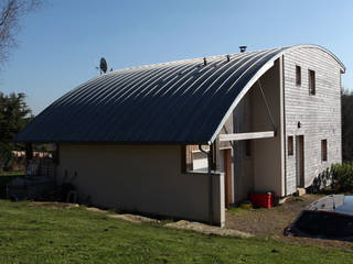 UNE MAISON BIOCLIMATIQUE AU COEUR DU PAYS VANNETAIS, Patrice Bideau a.typique Patrice Bideau a.typique Maisons modernes