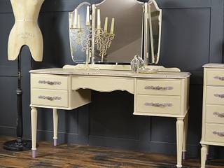 Cream French Louis Dressing Table, The Treasure Trove Shabby Chic & Vintage Furniture The Treasure Trove Shabby Chic & Vintage Furniture غرفة نوم