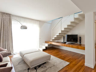 casa s_f, Andrea Stortoni Architetto Andrea Stortoni Architetto モダンデザインの リビング