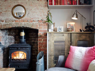 Rustic fireplace Hart Design and Construction Livings de estilo