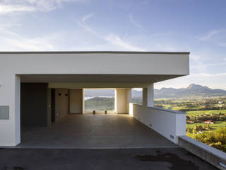 Villa F, una residenza privata sul Lago (IDEeA + SWeeT), FRANCO Arch. Emanuele - IDEeA Interior Design e Architettura FRANCO Arch. Emanuele - IDEeA Interior Design e Architettura Case in stile minimalista