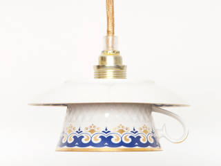 Lieselotte handgefertigte Hängelampe Tasse-Untertasse mit gold-blauem Dekor, Lieselotte Lieselotte クラシックデザインの ダイニング