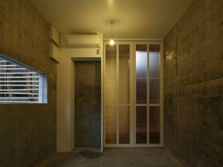 奥谷の家, 白根博紀建築設計事務所 白根博紀建築設計事務所 Dinding & Lantai Modern