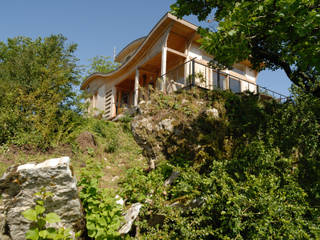 Maison écologique de José Bové, eco-designer eco-designer Modern houses