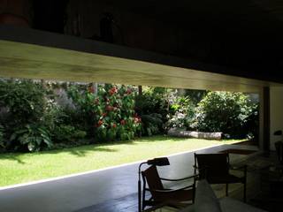 Residência Jacupiranga, Rodrigo Oliveira Paisagismo Rodrigo Oliveira Paisagismo Jardines de estilo tropical