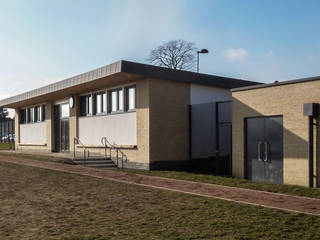 Sports Pavilion for School, Cayford Design Cayford Design Casas passivas Tijolo