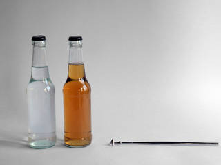 Line Bottle-Opener, Camille Coquelle Camille Coquelle 식민지스타일 주방