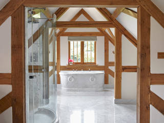 Country House Barn, Surrey من Drummonds Bathrooms بلدي