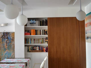 The Living Space - VFG home, arch. Paolo Pambianchi arch. Paolo Pambianchi Minimalist corridor, hallway & stairs Wood White