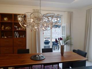 Villa S in St. Ingbert, Bolz Licht und Wohnen · 1946 Bolz Licht und Wohnen · 1946 Classic style dining room