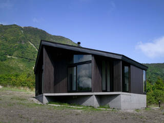 W-HOUSE, 内田貴久建築設計事務所 内田貴久建築設計事務所 Casas minimalistas