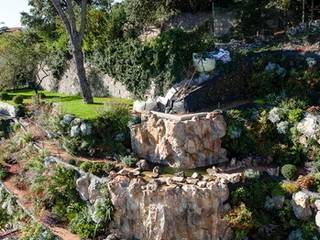 la croix des gardes , JUNGLE ART JUNGLE ART Mediterranean style garden
