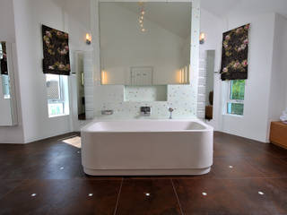 The Sea House, Porth, Cornwall homify Modern style bathrooms