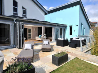 The Sea House, Porth, Cornwall The Bazeley Partnership Modern Garden