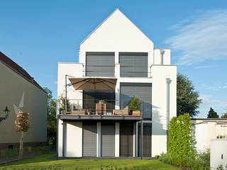 Umbau Einfamilienhaus in Düsseldorf, Architekturbüro J. + J. Viethen Architekturbüro J. + J. Viethen Moderne Häuser