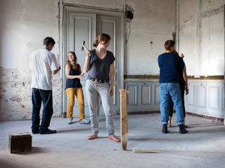 Casas  por USM Möbelbausysteme Moderno  