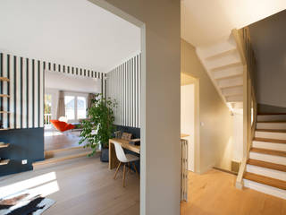 Maison individuelle Le Chesnay, Hélène de Tassigny Hélène de Tassigny Modern corridor, hallway & stairs