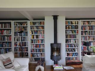 Staggered Bookcase, Tim Jasper Tim Jasper Country style living room