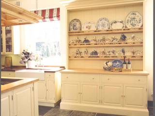 David Hicks Cream Painted Kitchen designed and made by Tim Wood, Tim Wood Limited Tim Wood Limited Kitchen