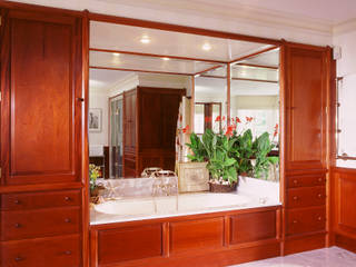 Chelsea Mahogany Bathroom designed and made by Tim Wood, Tim Wood Limited Tim Wood Limited Baños de estilo clásico
