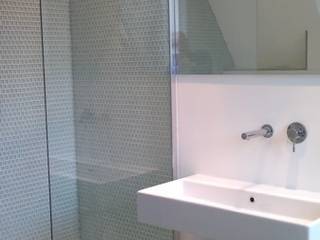 gastenbadkamer, Badexclusief Badexclusief Phòng tắm phong cách hiện đại