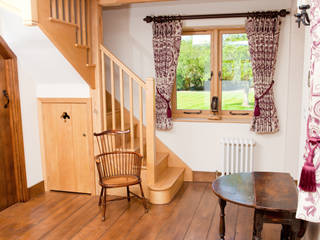 Barn Conversion, Design by Deborah Ltd Design by Deborah Ltd Corredores, halls e escadas clássicos
