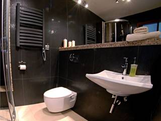 mała czarna, NaNovo NaNovo Minimalist style bathroom
