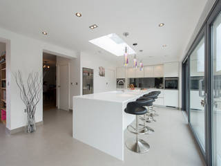 Mr & Mrs Smith, Diane Berry Kitchens Diane Berry Kitchens Cucina moderna