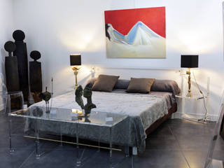 Tête de lit avec tables de chevets pivotantes en plexiglas, Art Concept Gallery Art Concept Gallery Phòng ngủ phong cách hiện đại