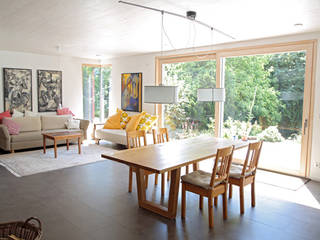 Einfamilienhaus mit Atelier in Holzbauweise, info4898 info4898 Soggiorno moderno