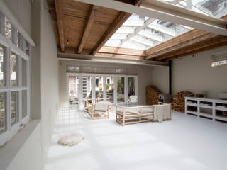 WONING EN ATELIER VOOR SUKHA AMSTERDAM, Architectenbureau Vroom Architectenbureau Vroom Eclectic style living room