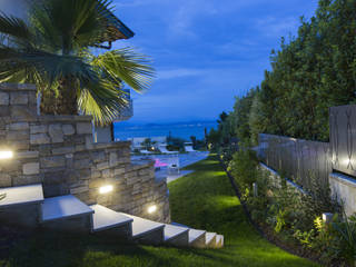 Illuminazione residenziale sul Lago di Garda, PLATEK PLATEK Taman Gaya Mediteran