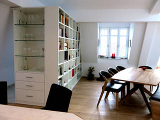 Regal mit Schräge als Raumtrenner, schrankwerk.de schrankwerk.de Living room Engineered Wood Transparent