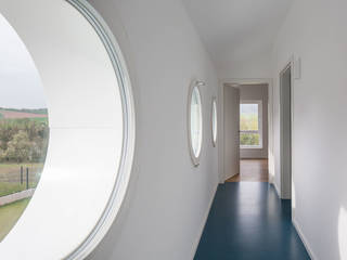 Haus E, Bau Eins Architekten BDA Bau Eins Architekten BDA Modern Corridor, Hallway and Staircase
